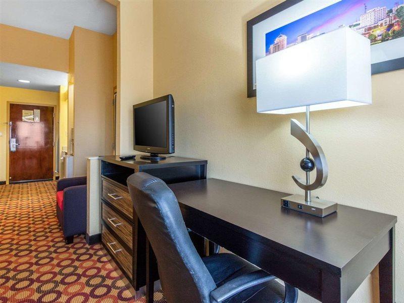 Quality Inn & Suites Montgomery East Carmichael Rd Ngoại thất bức ảnh