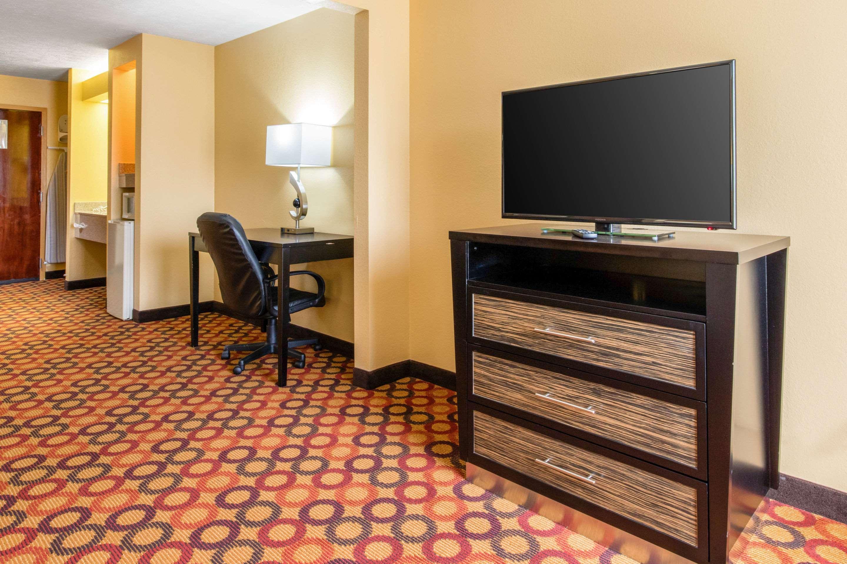 Quality Inn & Suites Montgomery East Carmichael Rd Ngoại thất bức ảnh