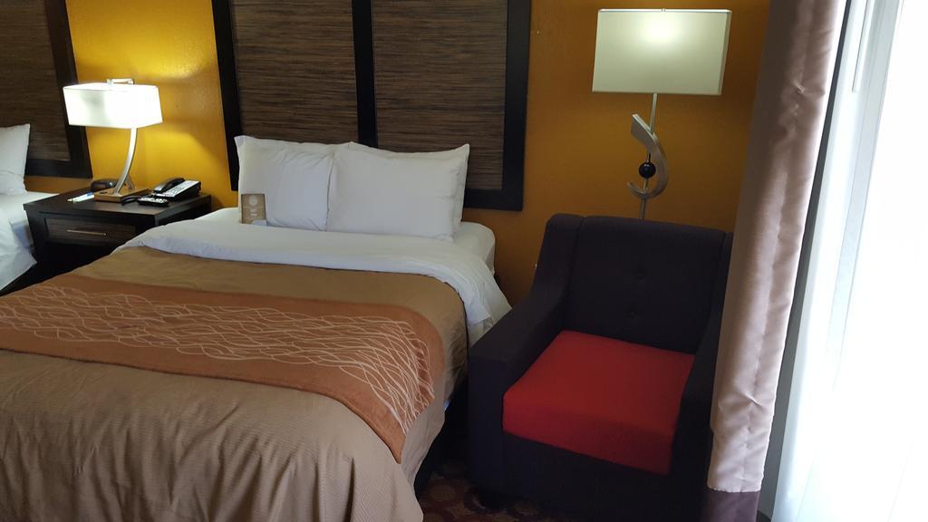 Quality Inn & Suites Montgomery East Carmichael Rd Phòng bức ảnh